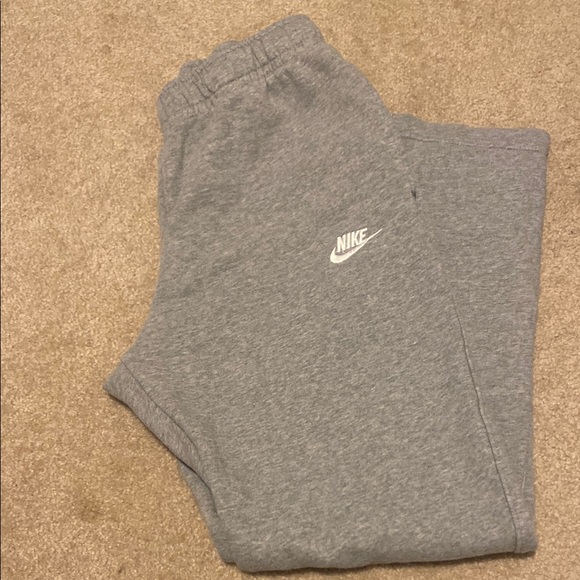 Nike Sweatpants. One Gray and one Black. Men’s Size Medium - Picture 4 of 9